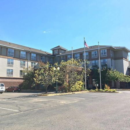 Norwood Inn And Suites Chaska Esterno foto