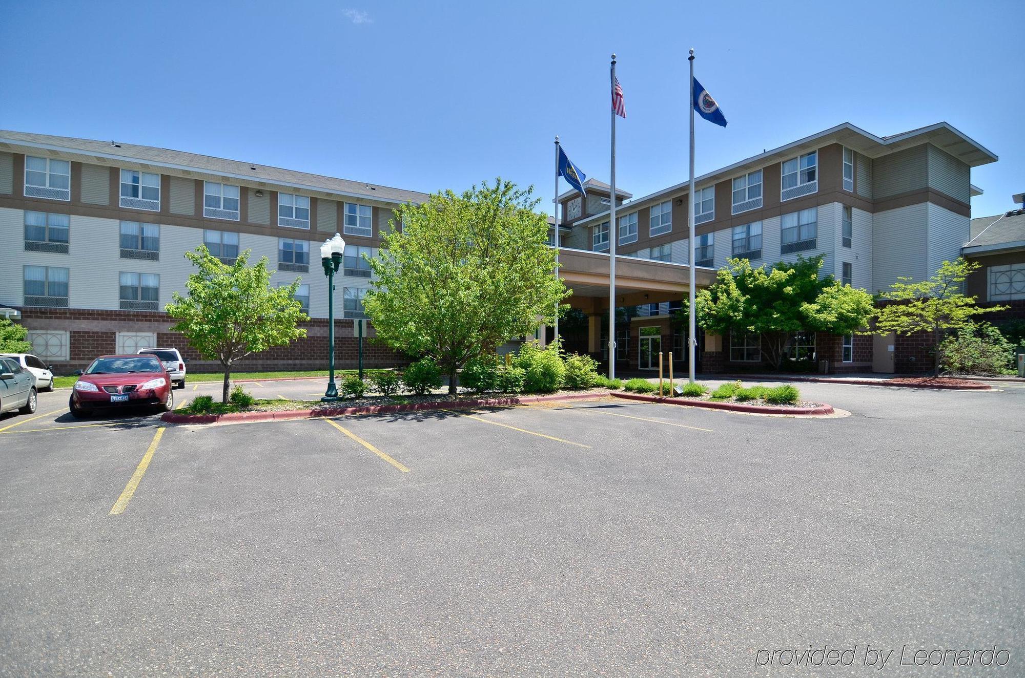 Norwood Inn And Suites Chaska Esterno foto